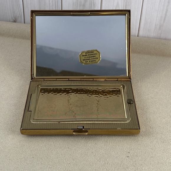 Vintage Guilloche Roses in Enamel almost new Makeup Compact - Picture 8 of 11
